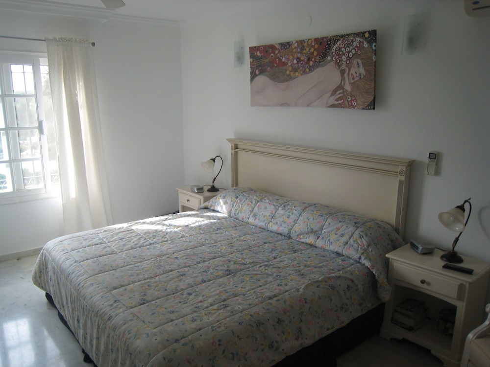 Villa Familiar, 5 Habitaciones, Vista a la Piscina