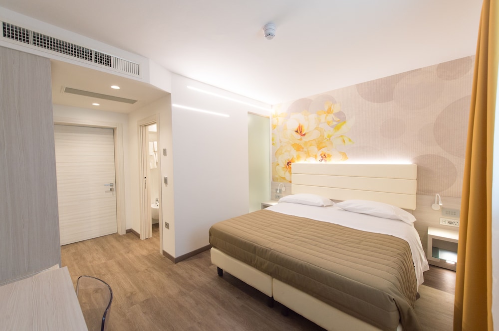 Comfort Double Room, Pool View (SPA Access Included) - Photo 3