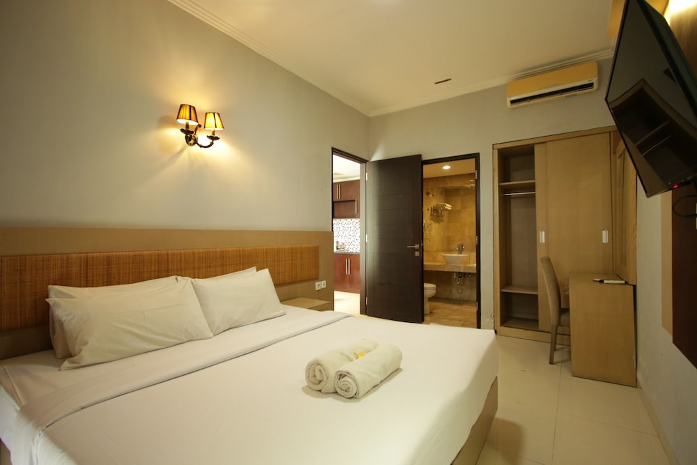 Family Double Room, 1 King Bed - Photo 6