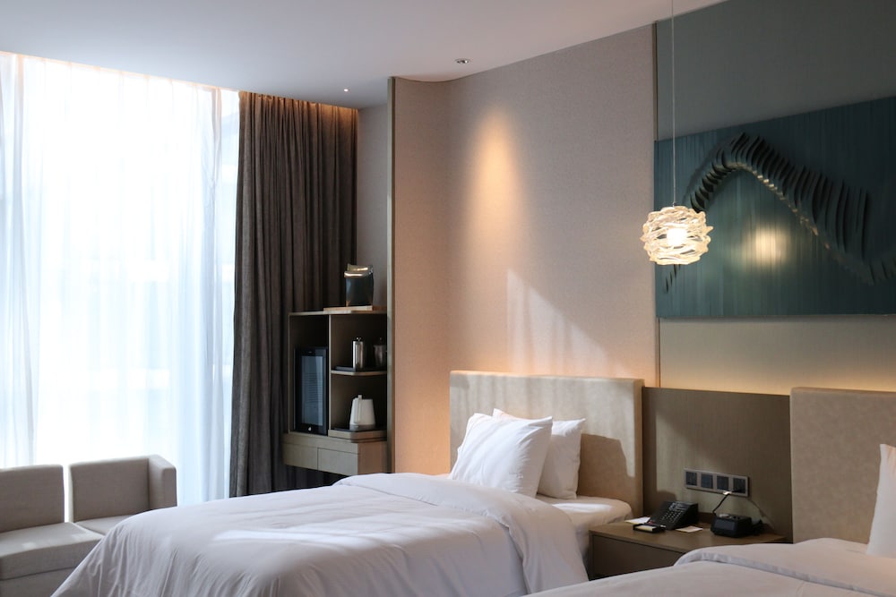 Room, 2 Twin Beds - Photo 6