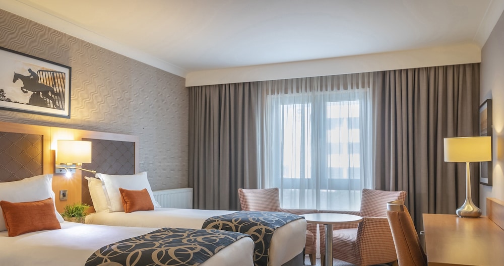 Executive Room - Photo 12