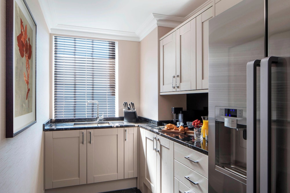 Royal Suite, 1 Bedroom thumbnail 6
