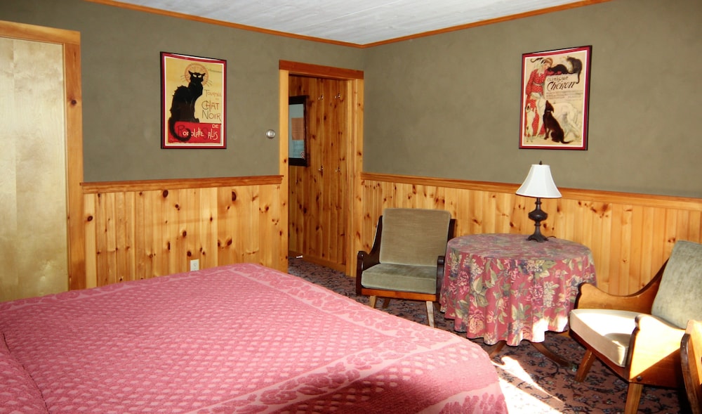 Classic Room, 1 King Bed, Mountain View, Mountainside photo 1