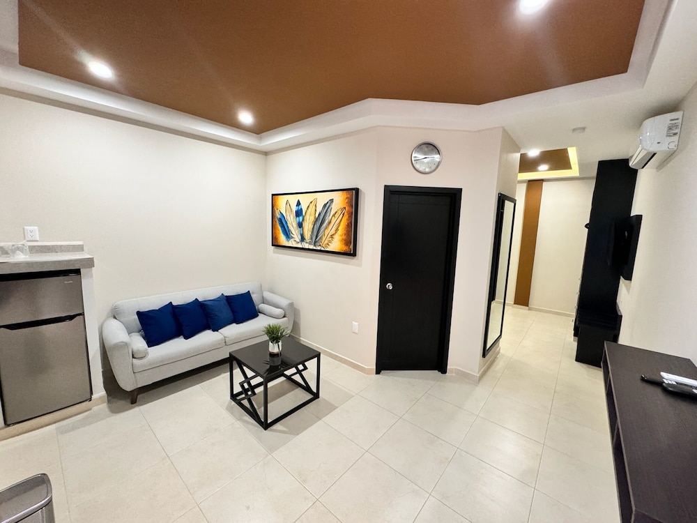 Junior Suite, 1 Queen Bed, Refrigerator