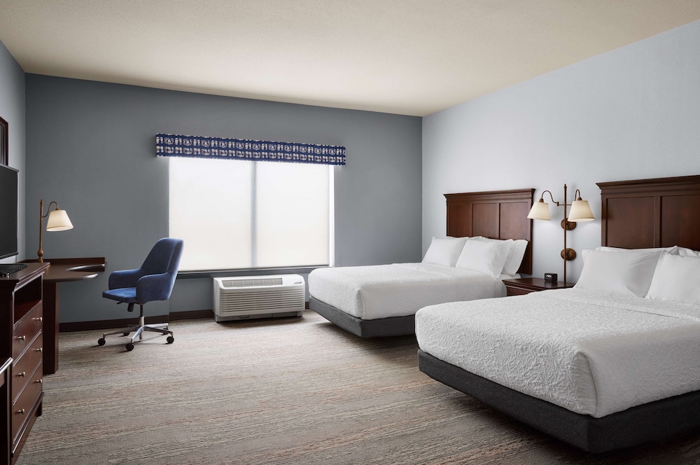 Two Double Beds, Non-Smoking, Accessible - Photo 2