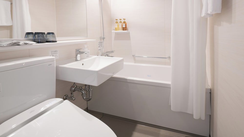 Double Room thumbnail 5