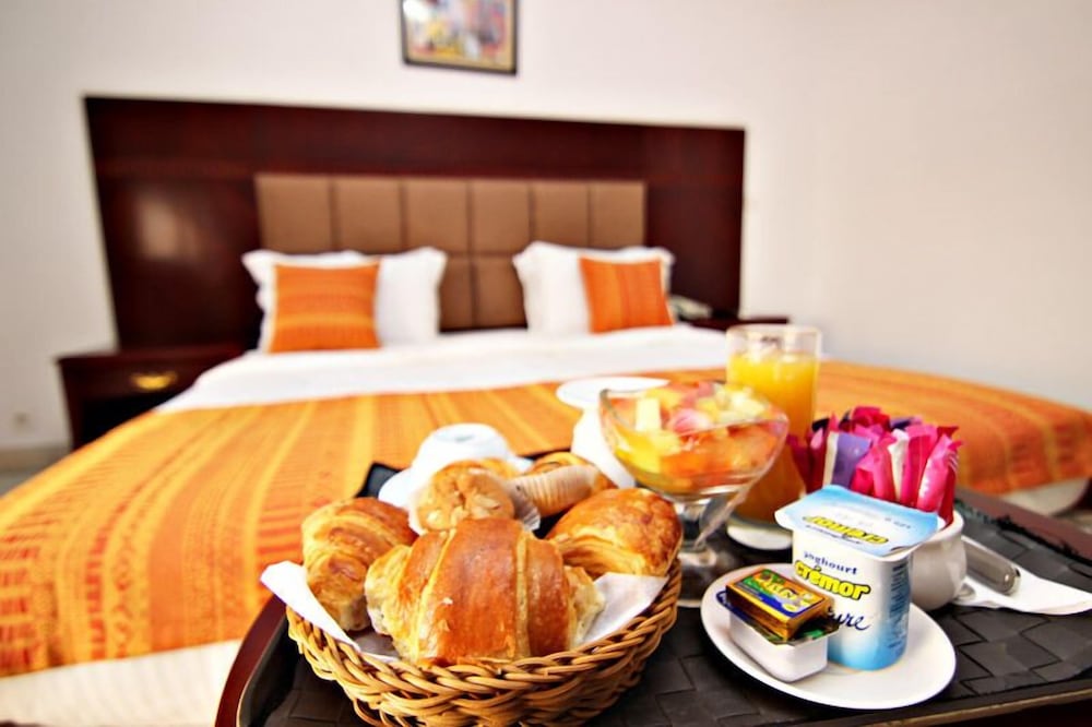 Standard Room, 1 Queen Bed, Non Smoking, City View