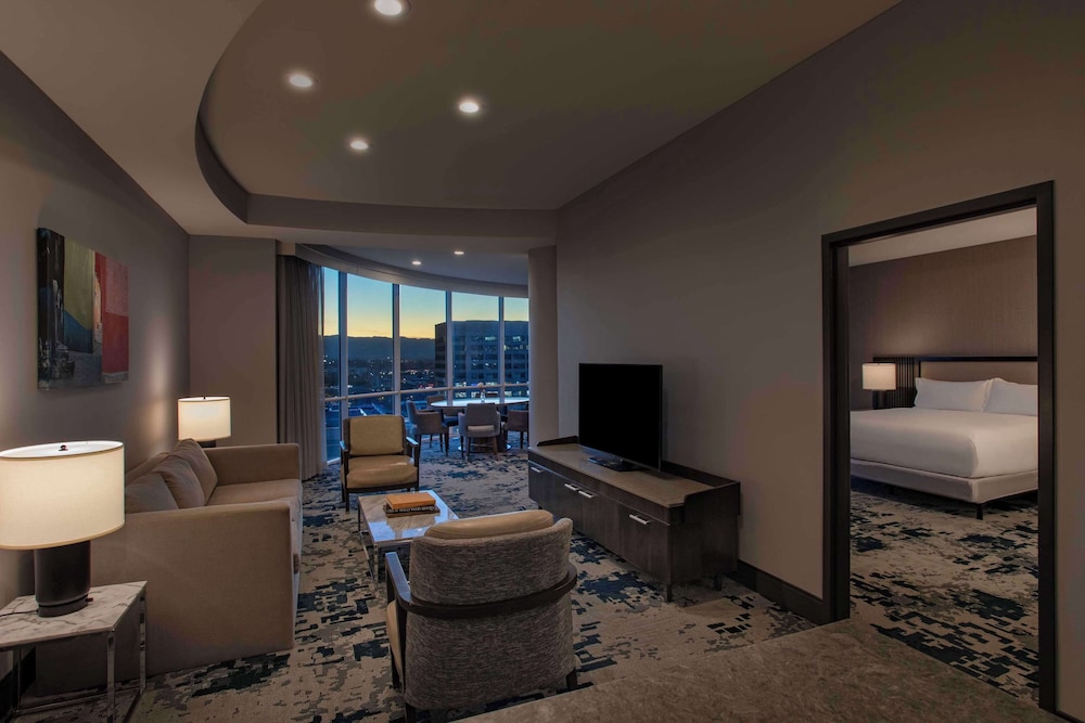 Suite, 1 Bedroom, Accessible, Bathtub - Photo 2