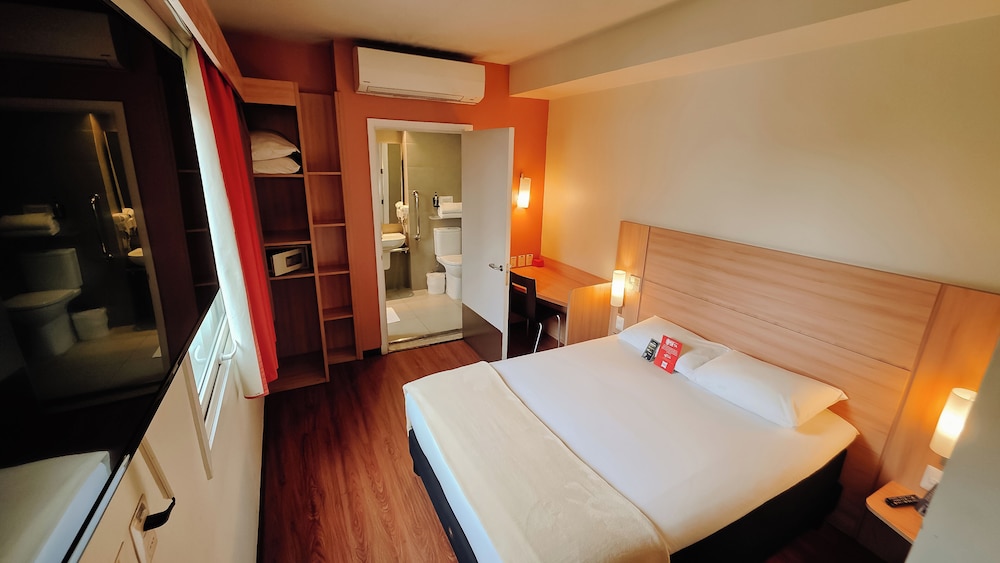 Room, 1 Queen Bed, Accessible photo 3