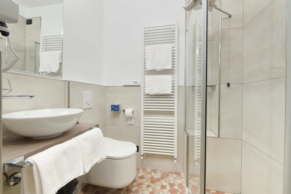 Comfort Double or Twin Room, 1 Bedroom, Balcony, Lake View, photo 6