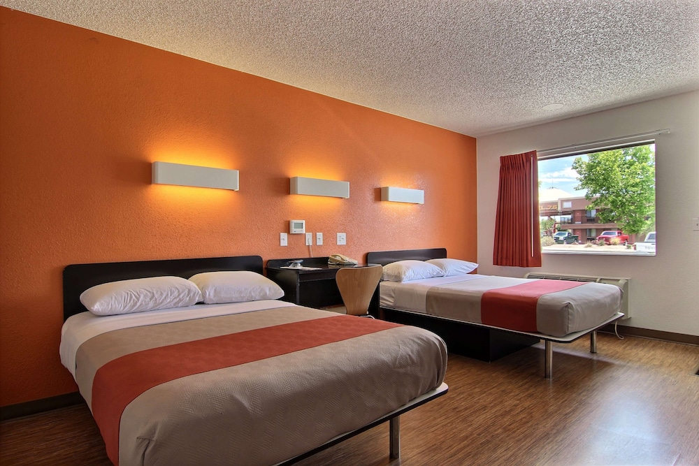 Standard Room, 2 Double Beds, Accessible, Non Smoking photo 1