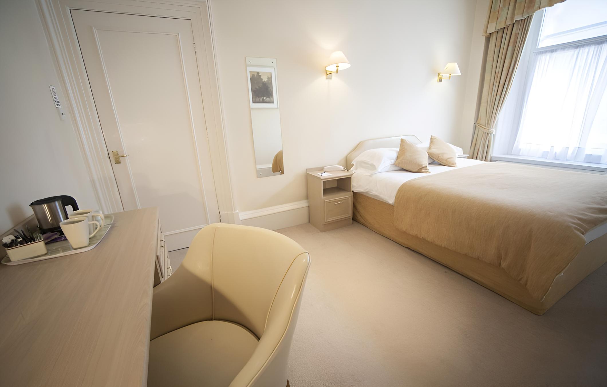 Standard Double Room photo 3