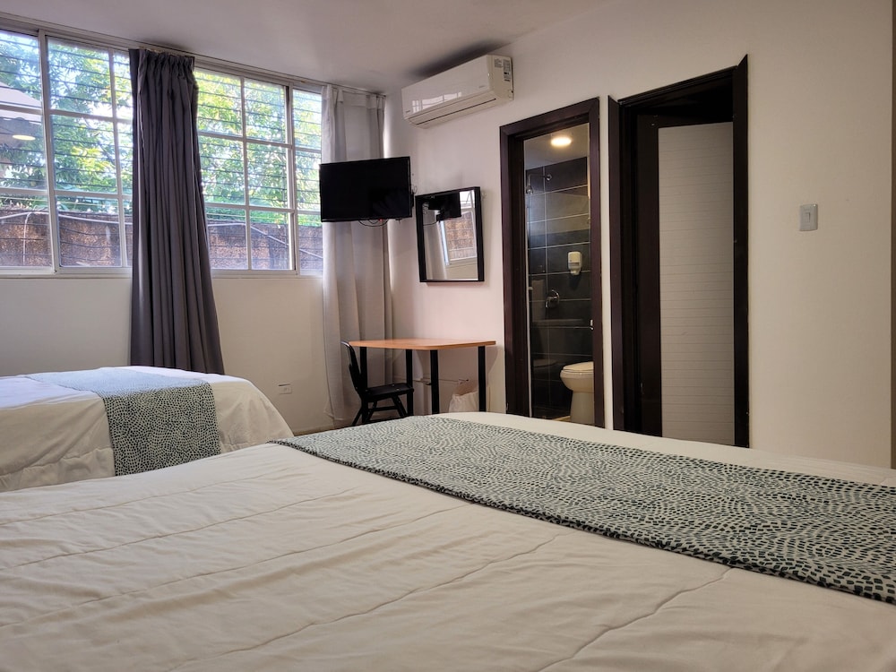 Standard Room, 2 Double Beds photo 1