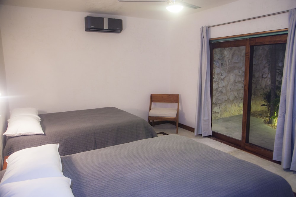 Deluxe Room, 2 Double Beds, Pool View