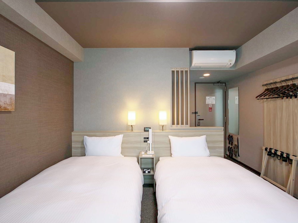 Twin Room, Smoking photo 1