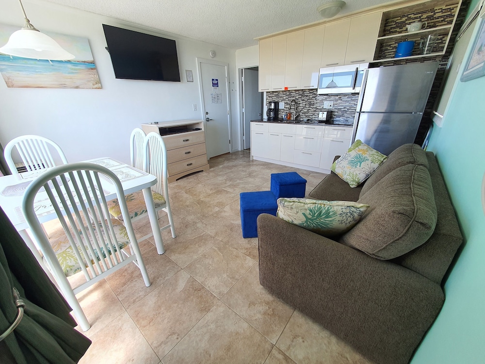 Family Suite, 1 Bedroom, Ocean View, Oceanfront photo 2