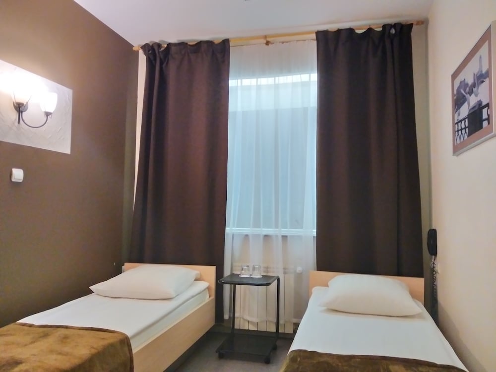 Standard Twin Room, 2 Twin Beds photo 3