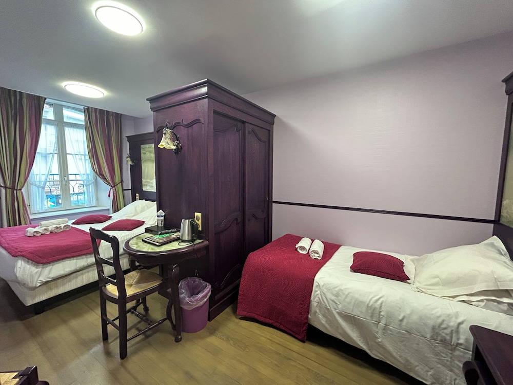 Triple Room (vue rue)