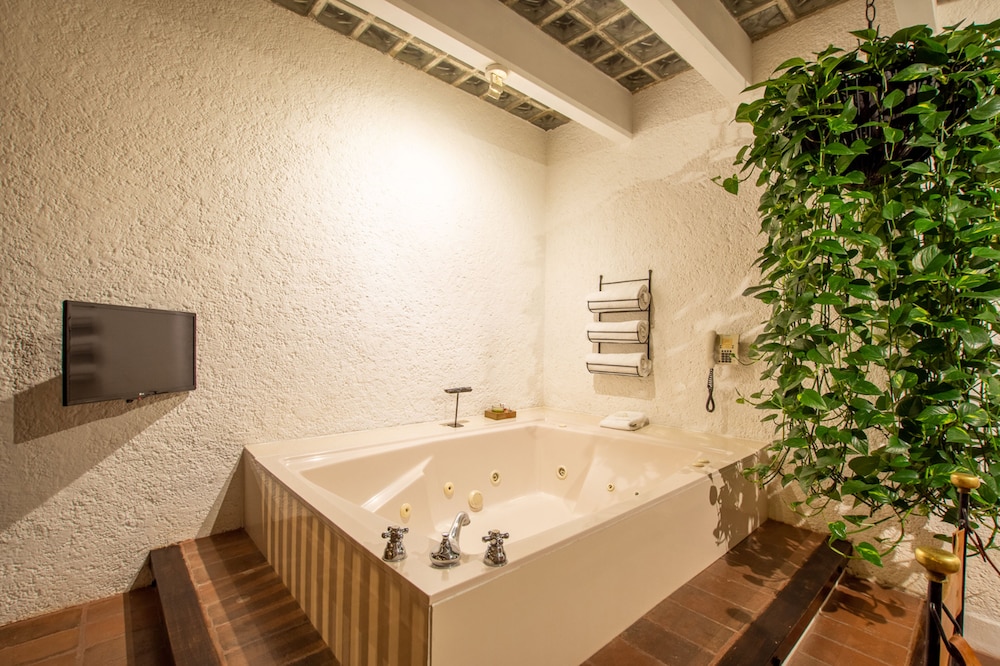Superior Suite, Jetted Tub (All rooms are different) - Photo 5