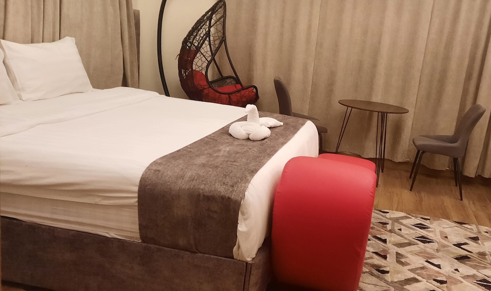 Deluxe Double or Twin Room - Photo 6