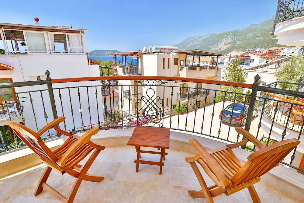 Comfort Apartment, 1 Bedroom, Balcony, Sea View photo 2