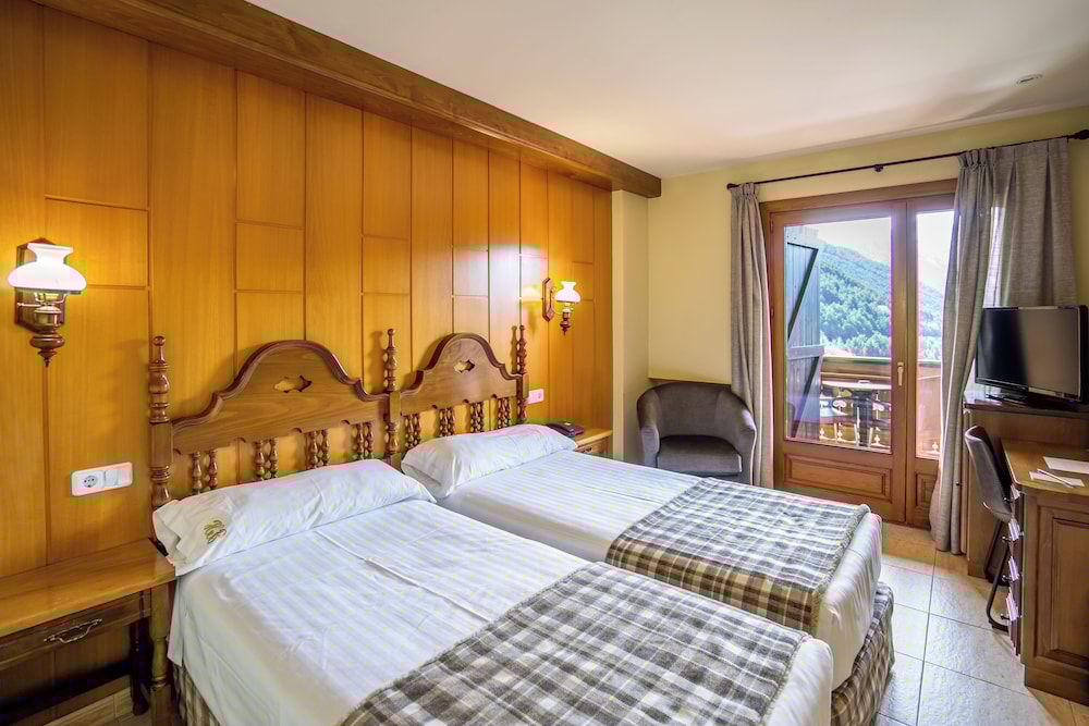 Standard Double or Twin Room photo 2