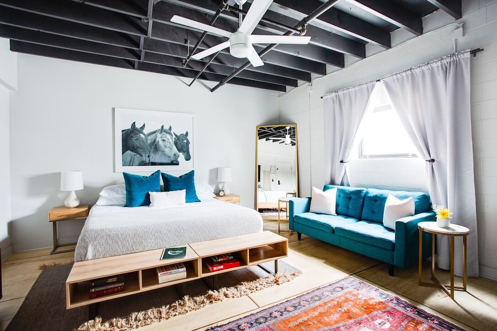 Basic Suite, 1 King Bed, Non Smoking