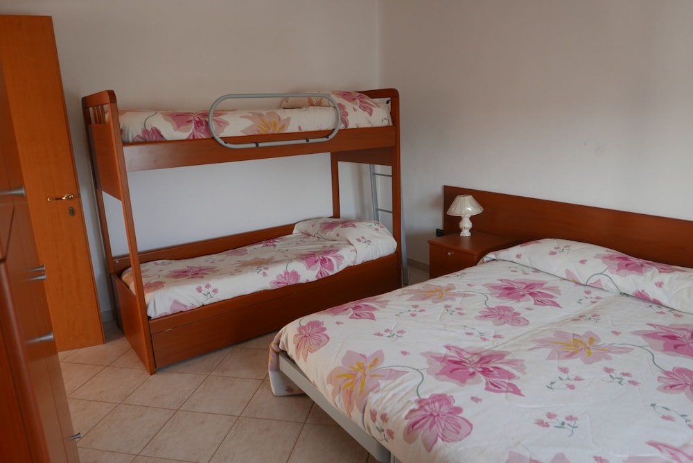 Family Room, Multiple Beds, Private Bathroom, Tower