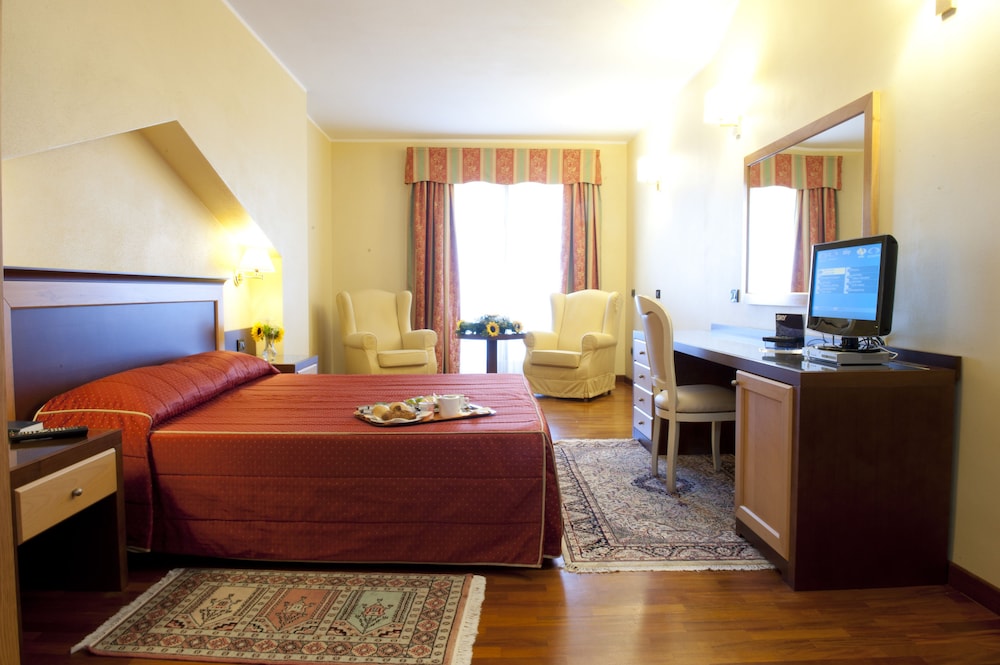 Superior Double or Twin Room, Balcony - Photo 1