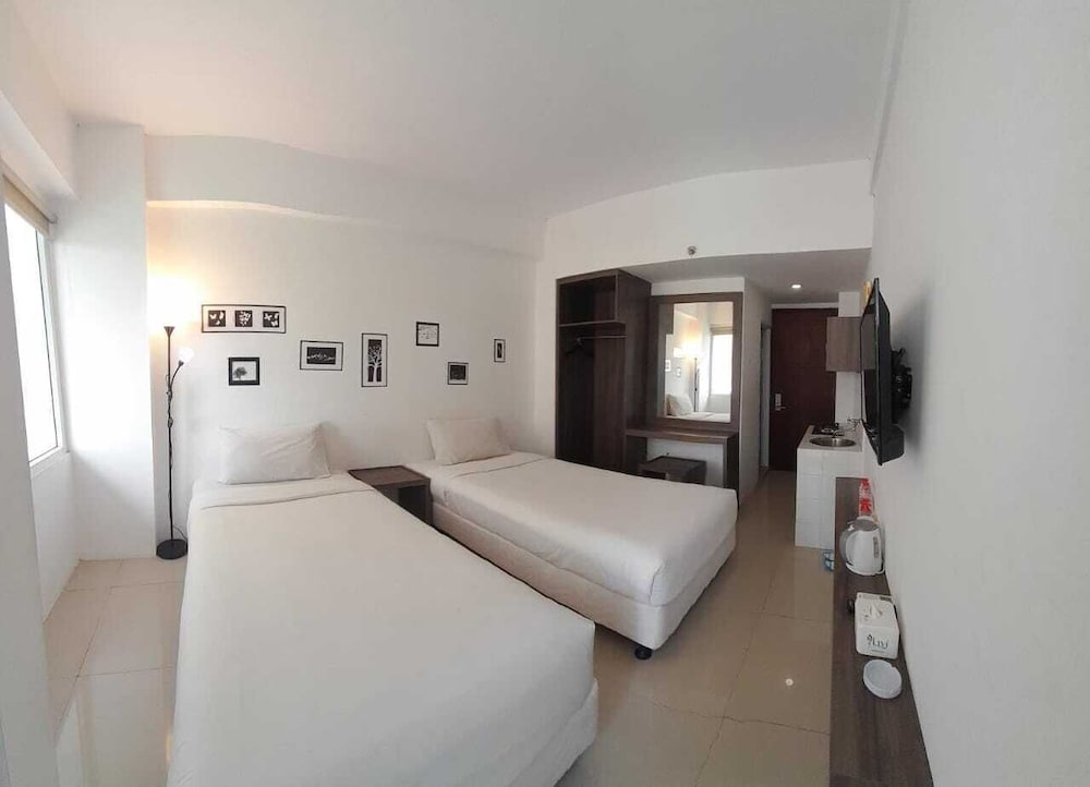 Standard Studio, Balcony, Pool View