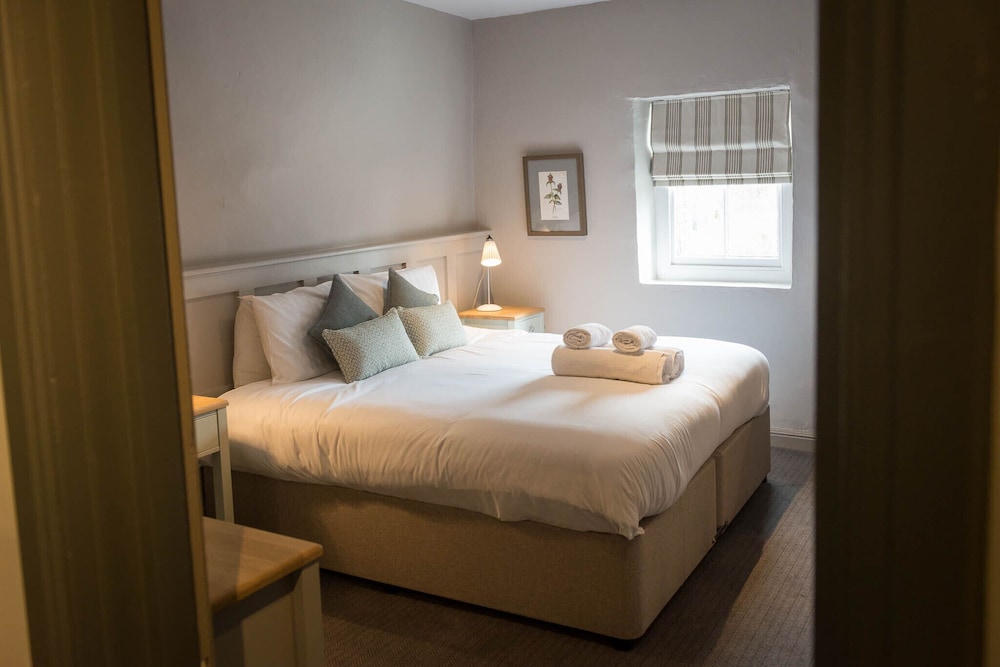 Standard Double or Twin Room (The Horse & Farrier) - Photo 5