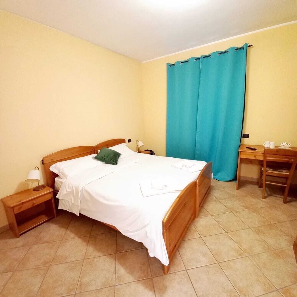 Classic Room, Balcony, Hill View photo 3
