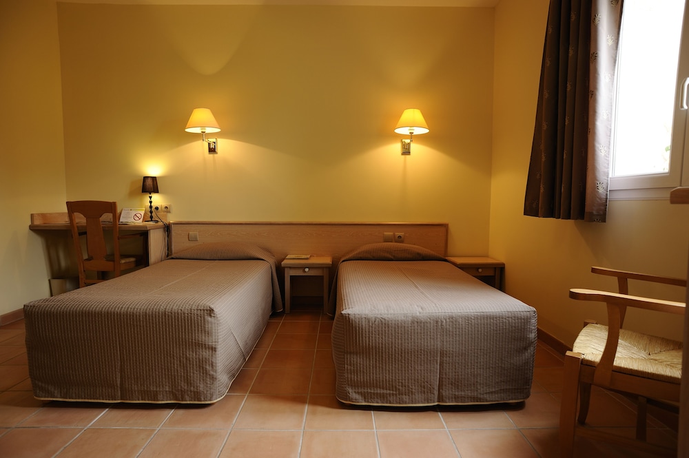 Standard Twin Room photo 2