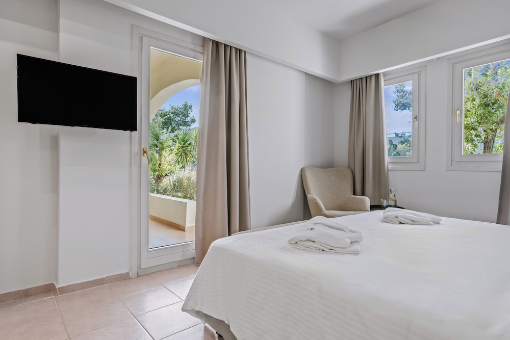 Premium Suite - Photo 3