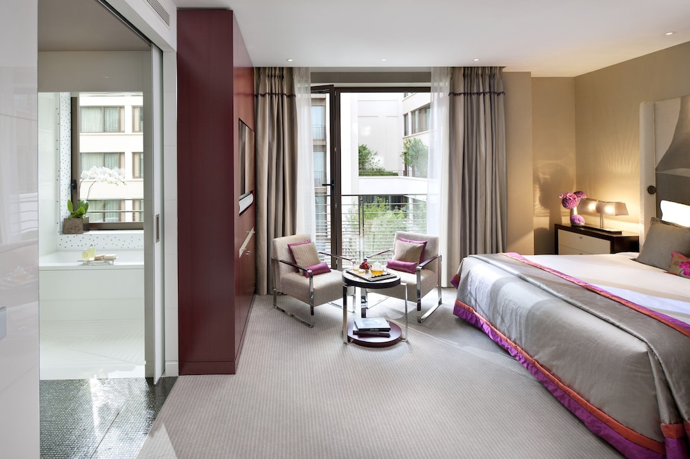 Deluxe Room, 1 King Bed