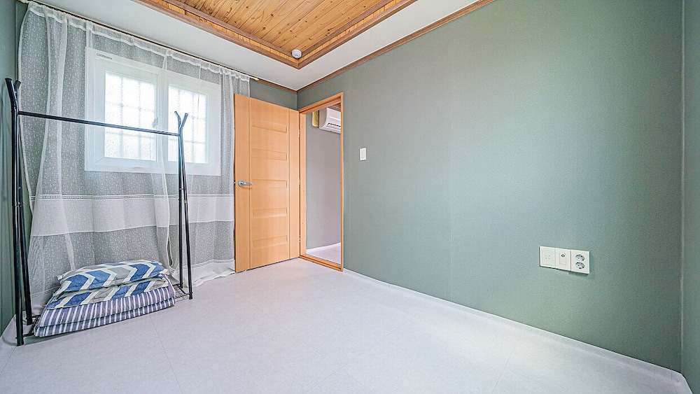 B: Orange - 1F (1 Bed Room / 1 Living Room) photo 3