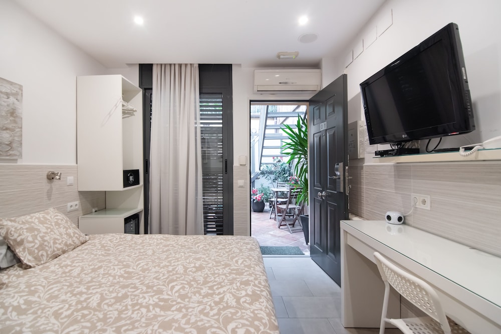 Comfort Room, Patio photo 2