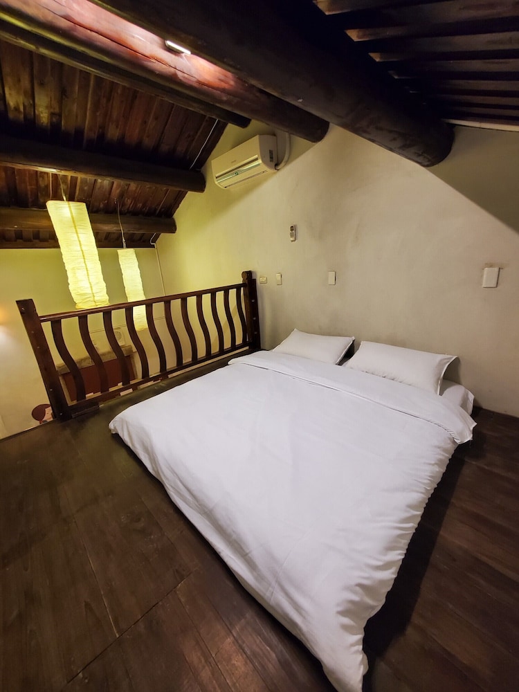 Traditional Quadruple Room - Photo 20