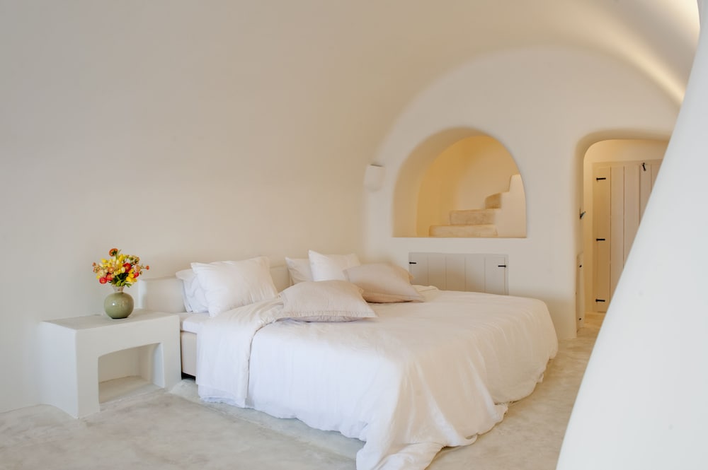 Premium Spa Room with Indoor Hot tub Caldera View - Photo 8