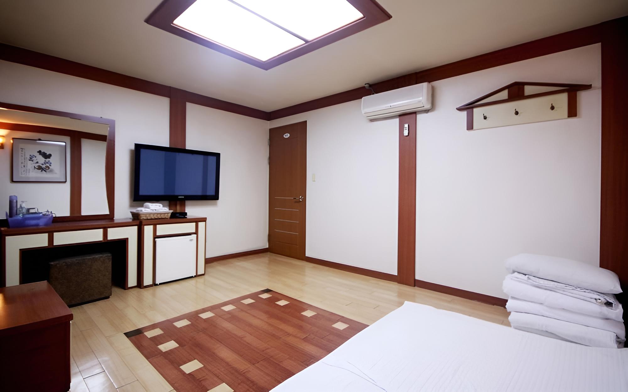 Room (Ondol (Ocean View))