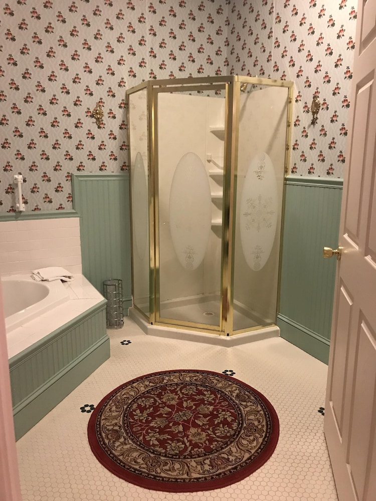 Standard Double Room, Ensuite (Barnside Victorian Luxury) photo 2