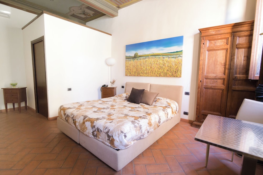 Deluxe Room, City View