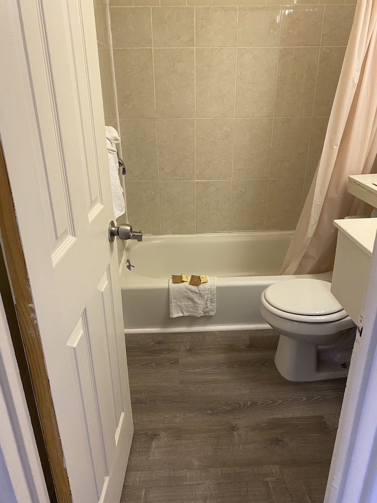 Standard Room, 2 Queen Beds, Non Smoking - Photo 20