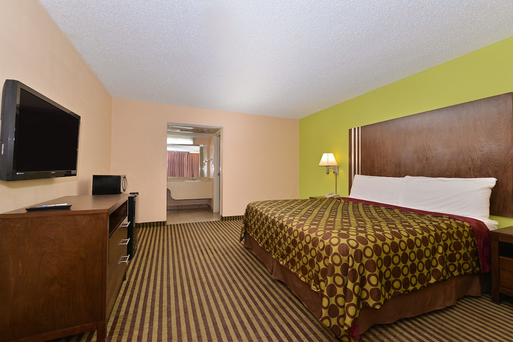 Standard Room, 1 King Bed photo 1