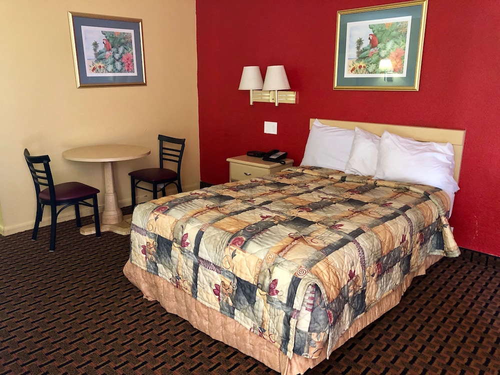Room, 1 King Bed, Accessible, Non Smoking (Patio) - Photo 2