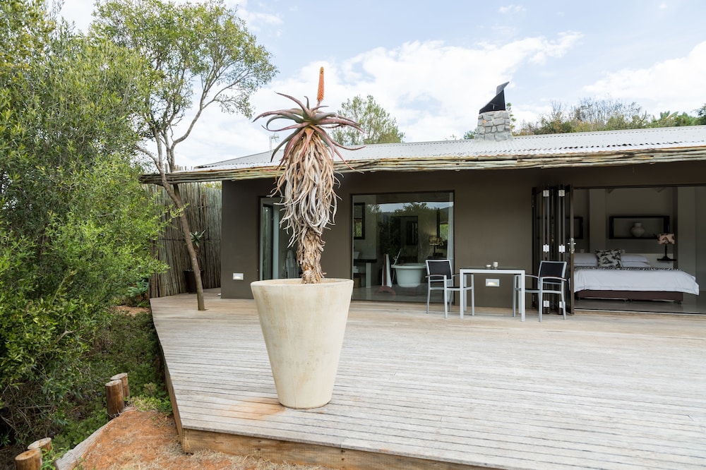 Zebra Private Suite with Swimming Pool photo 2