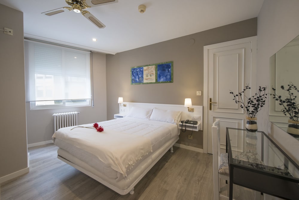 Single Room photo 2