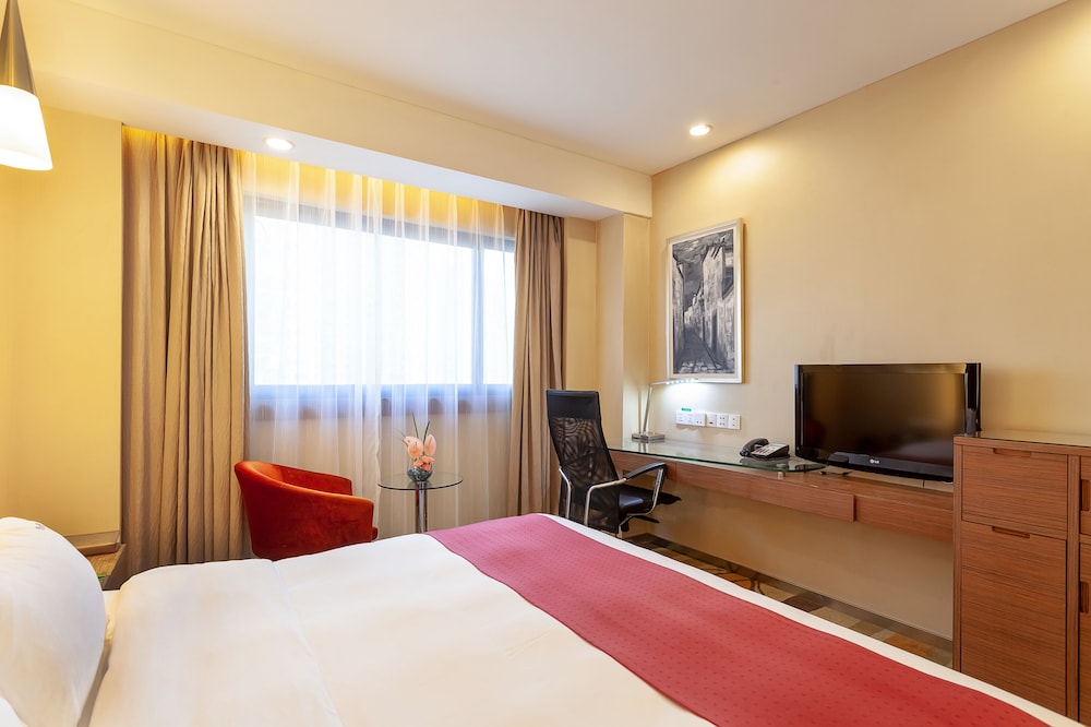 Standard Room, 1 King Bed - Photo 5
