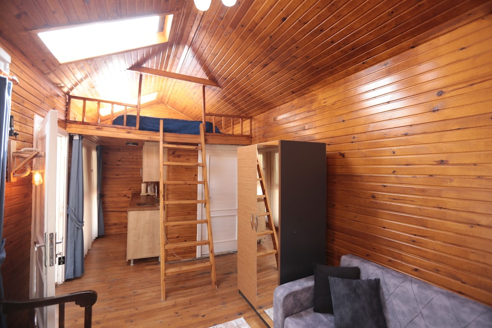 Comfort Room, Balcony, Garden View photo 1