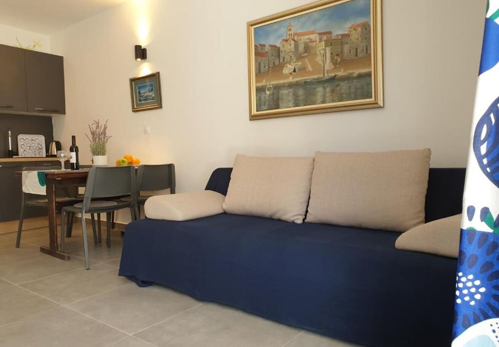 Apartment (Vodi - modern - A1(2+2))